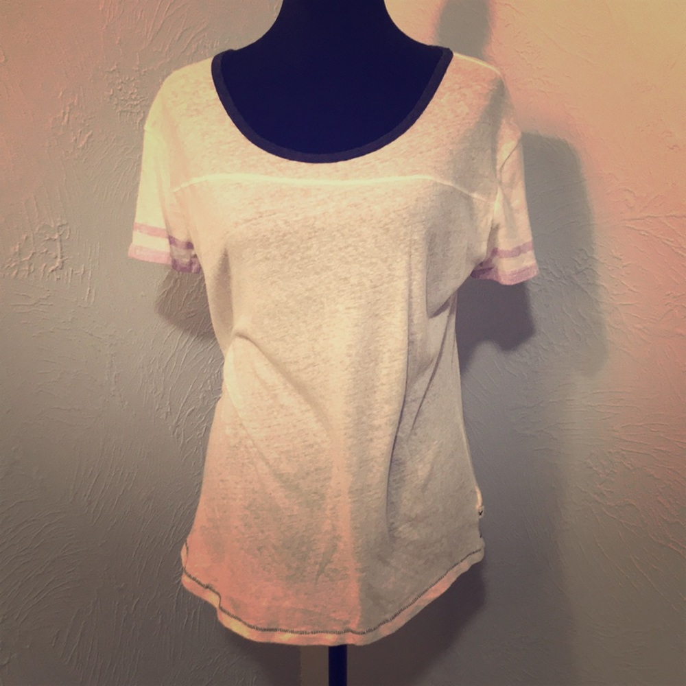 American Eagle Outfitters lightweight tee